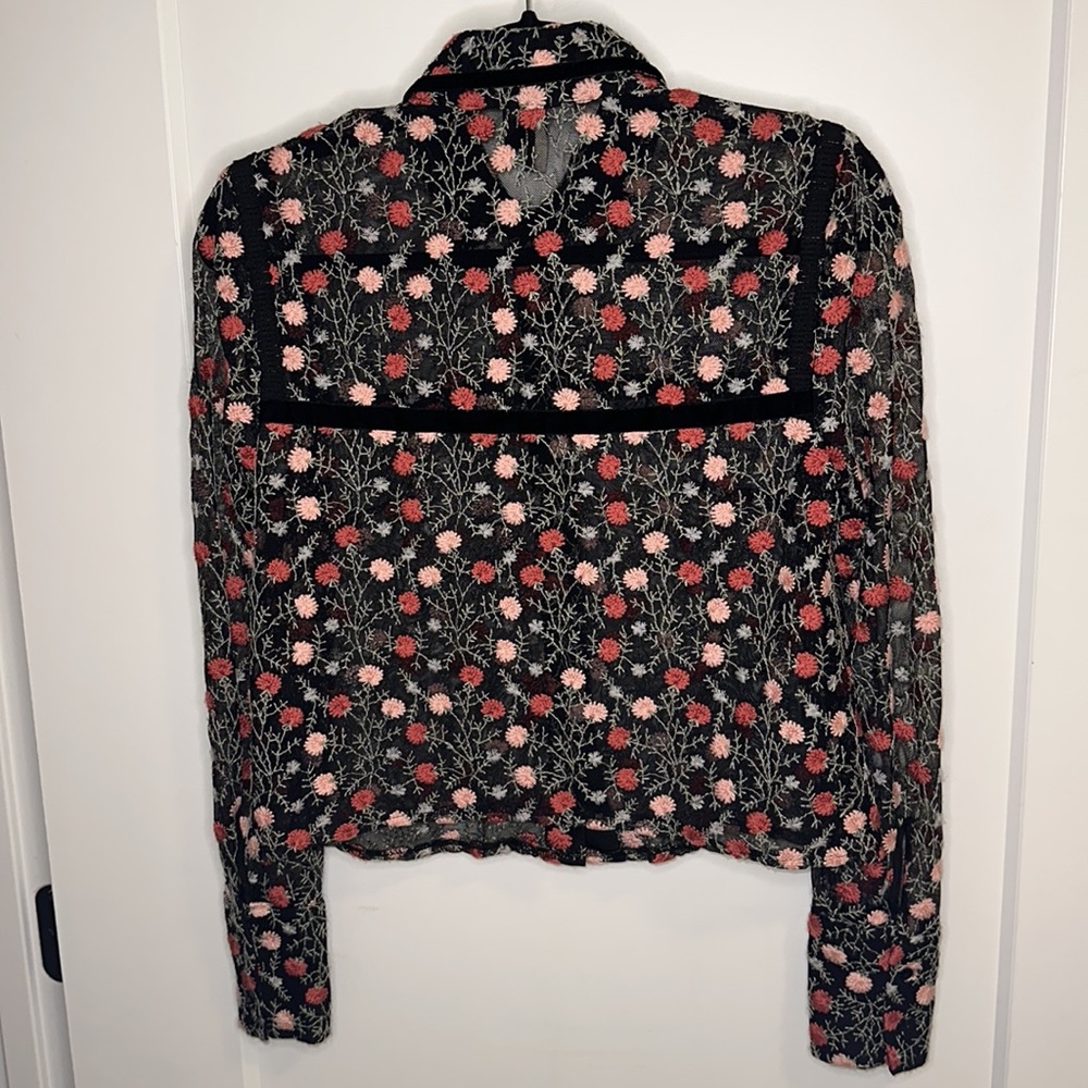 Floral embroidered top - Picture 2 of 7